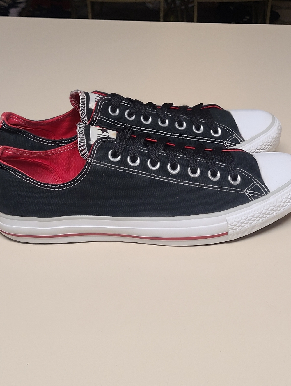 Converse Chuck Taylor All Star low top  sneakers size 10 - Picture 8 of 11